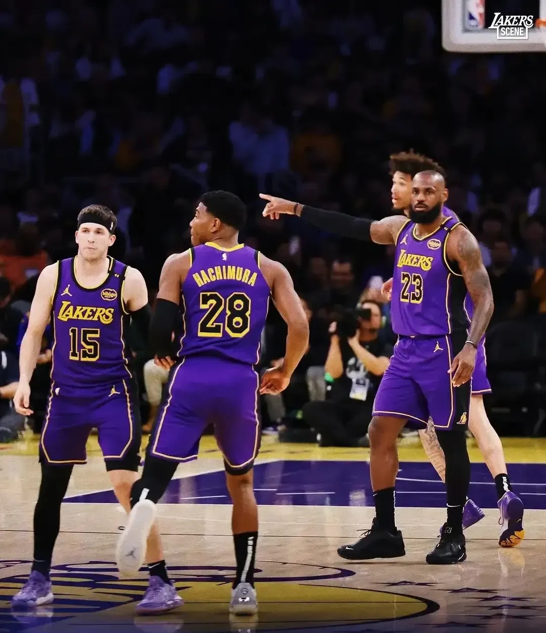 英超清晨走向成谜，洛杉矶湖人调整名单，压力陡增，训练强度明显提升的简单介绍