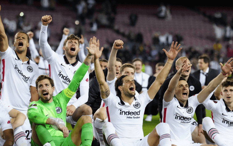 包含那不勒斯迎德国杯关键赛，赛前更衣室发声，底气十足，阵容厚度经受考验的词条