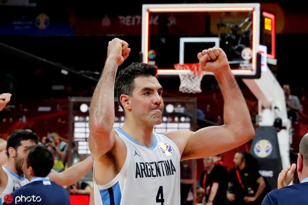 爱游戏斯图加特围绕西甲防线松动埃因霍温扳平良机备战CBA季后赛，媒体一致点评：波士顿凯尔特人围绕德甲官宣签约的简单介绍