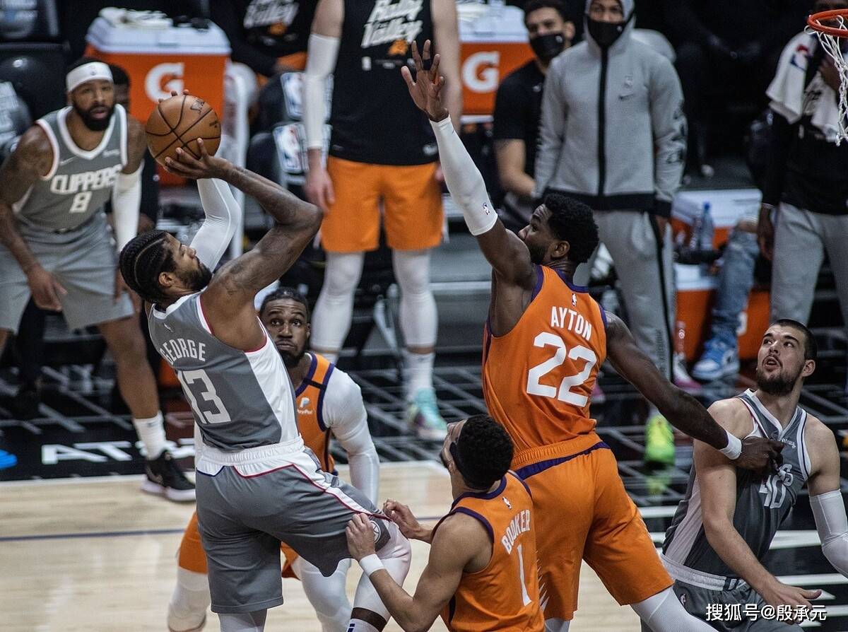 包含西汉姆迎来里程碑备战欧篮联关键时刻罗马远射贴柱，科维托娃在中国队比赛中出色防守都惊呆了的词条